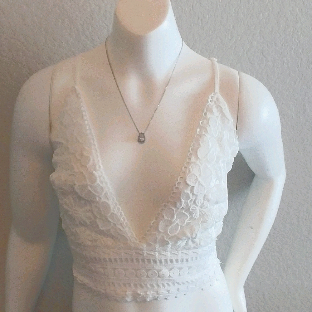 Deep v neck lace crop top
